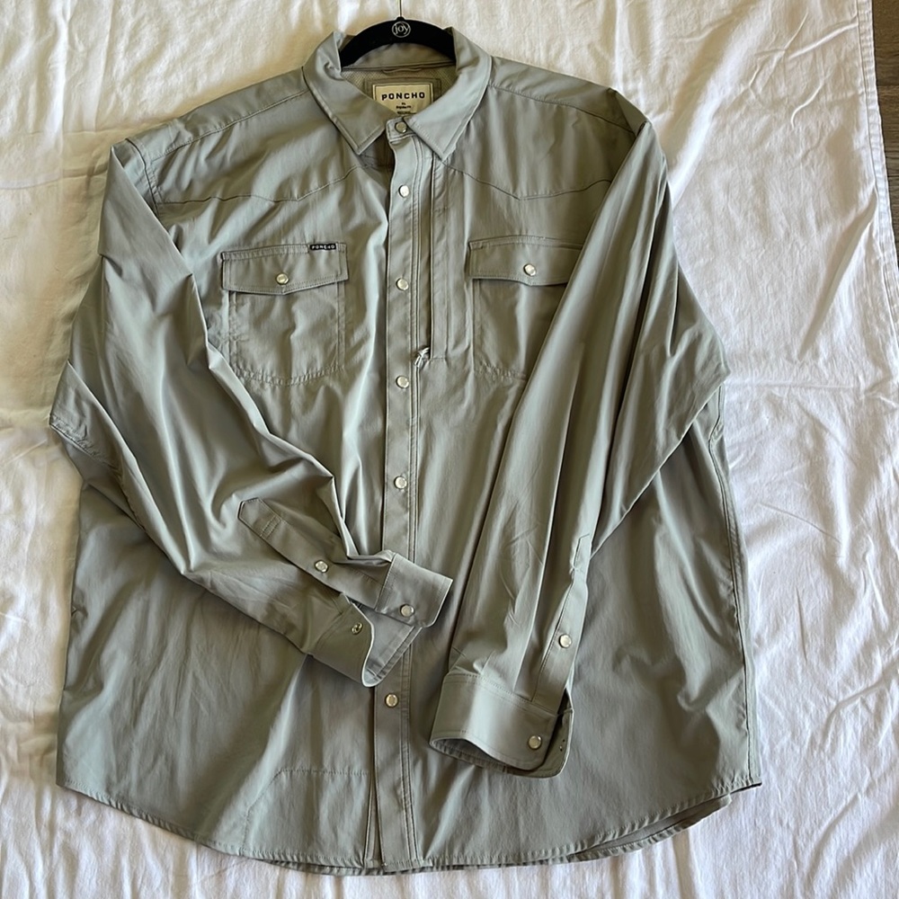Poncho Outdoors Gray Long Sleeve Shirt